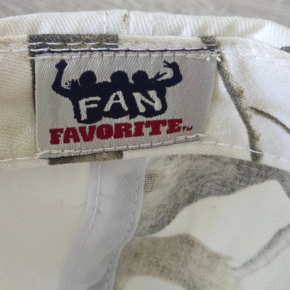 Fan Favorite Cleveland Indians Chief Wahoo Hat White Realtree Camo Cotton OS MLB